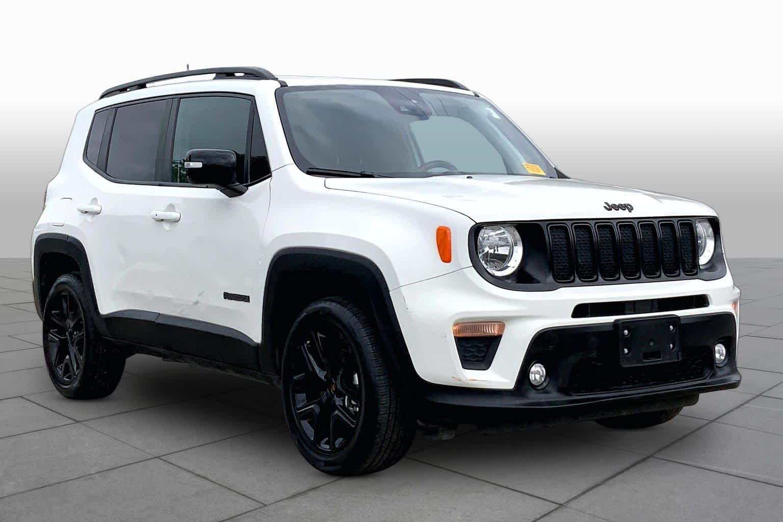 Used 2023 Alpine White Clearcoat Jeep Altitude image 3
