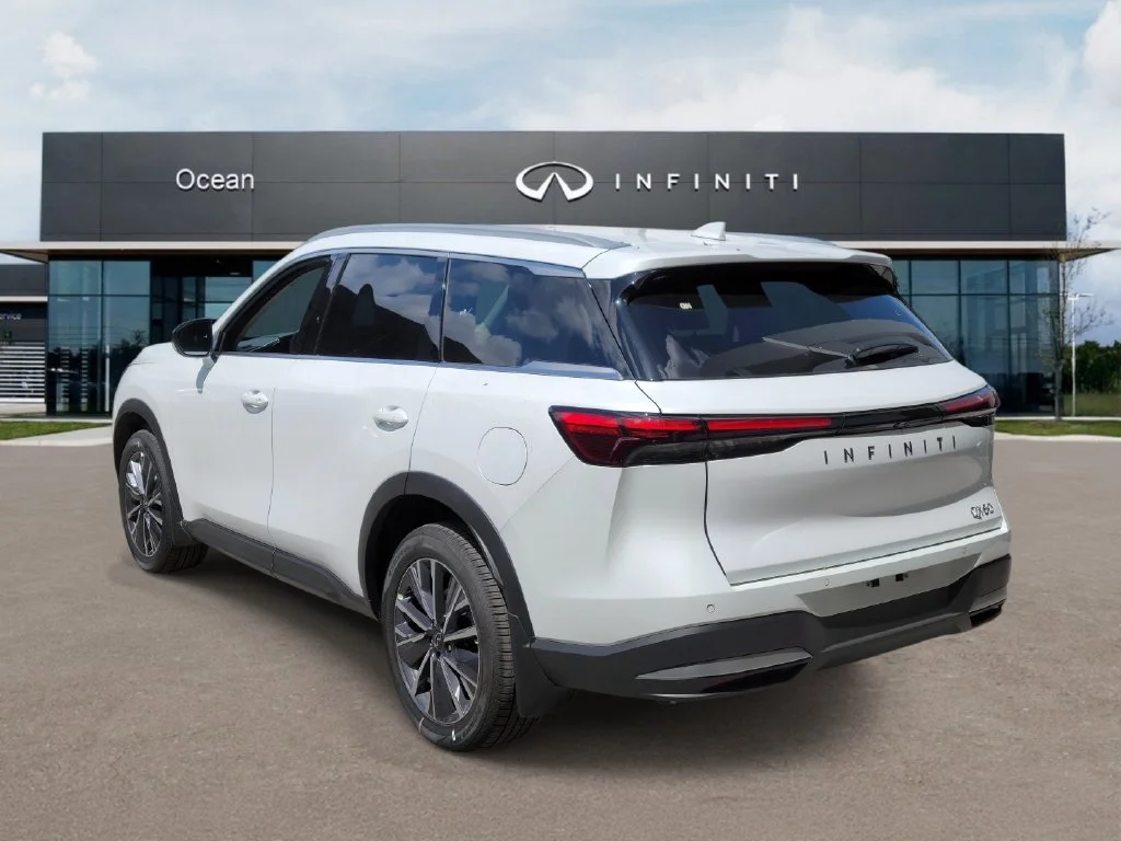 New 2027 White INFINITI LUXE image 4