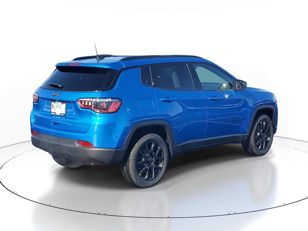 New 2026 Hydro Blue Pearlcoat Jeep Latitude image 4