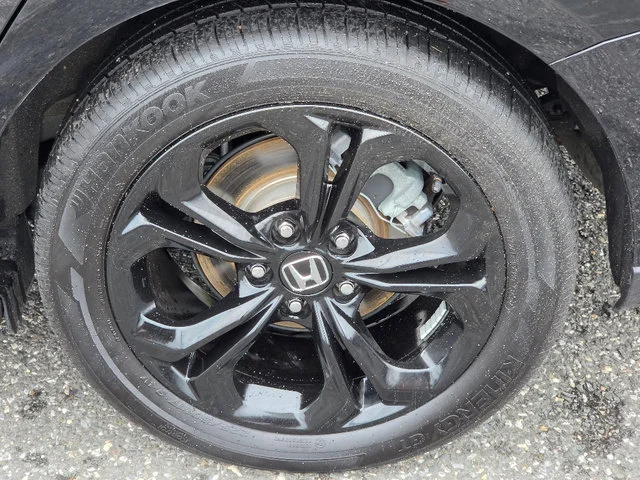Used 2025 Crystal Black Pearl Honda SE image 16