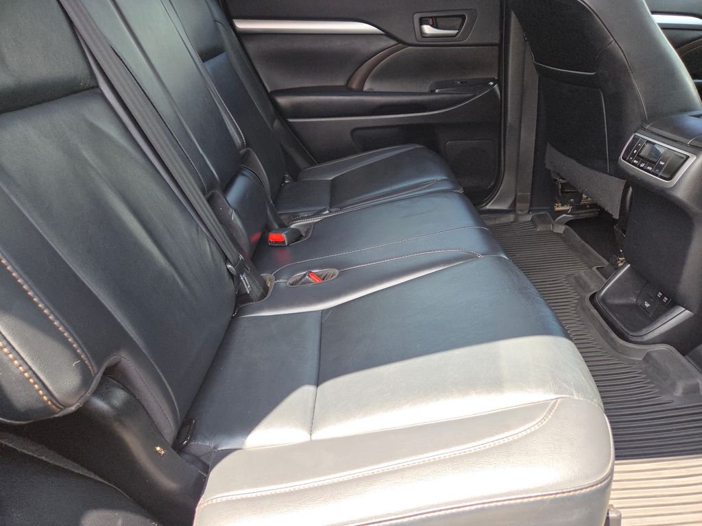 Used 2019 Black Toyota XLE image 22