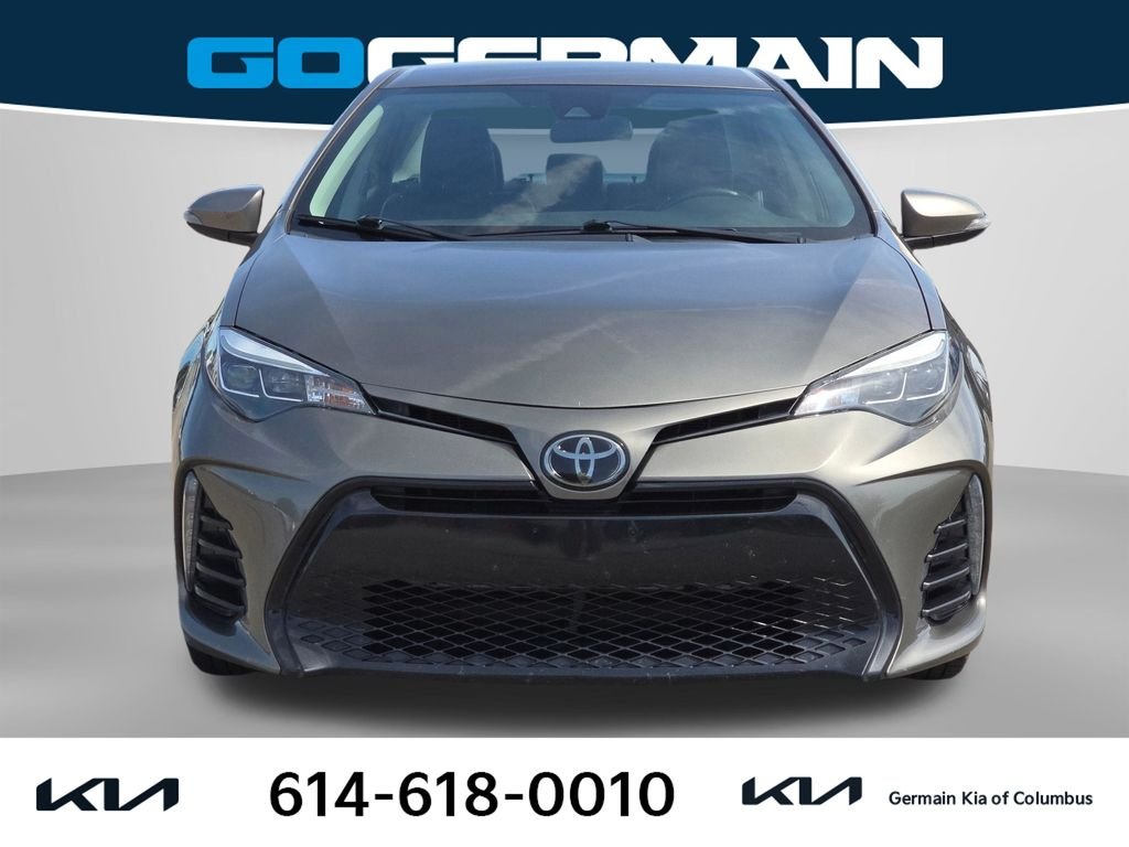 Used 2017  Toyota SE image 2