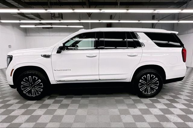 Used 2025 Summit White GMC Elevation image 14