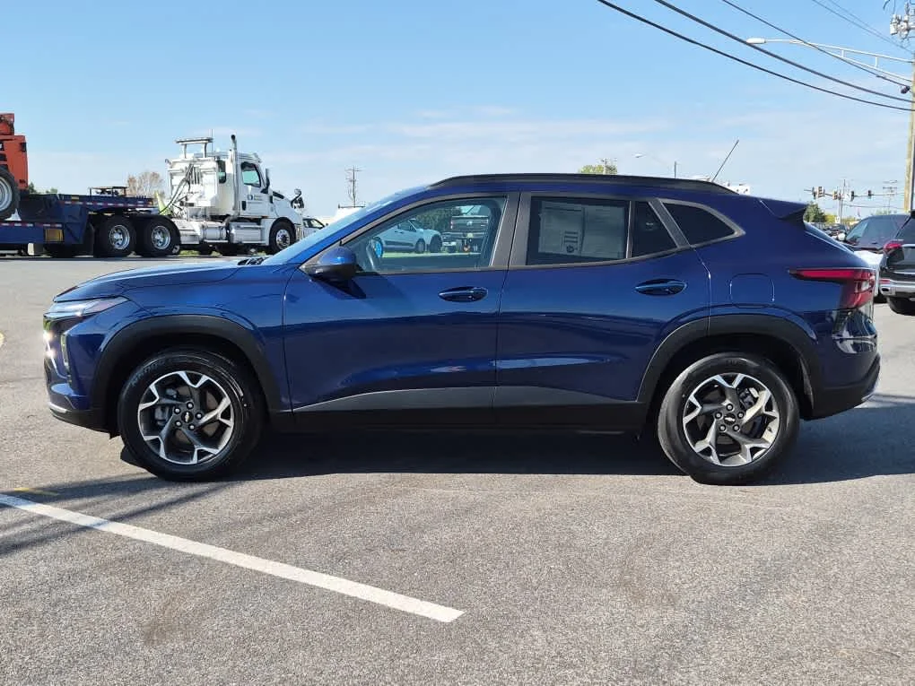 Certified Used 2024 Blue Glow Metallic Chevrolet LT image 5
