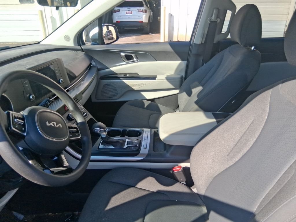 Used 2023 Silver Kia LX image 9