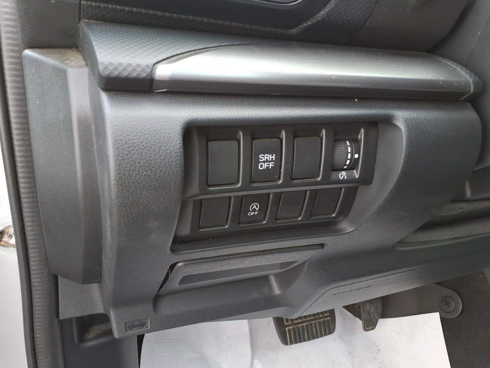 Used 2022 Ice Silver Metallic Subaru Premium image 18