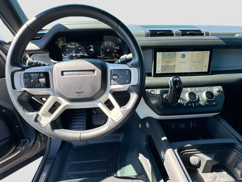 Used 2024  Land Rover X-Dynamic SE image 12