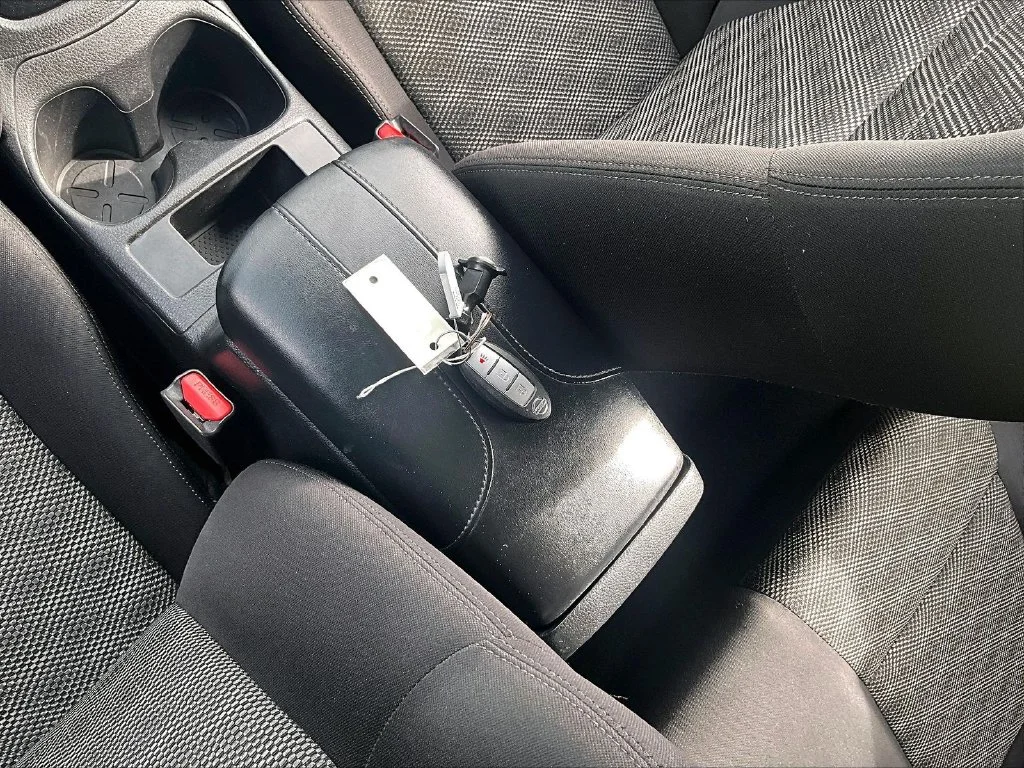 Used 2020 Gray Nissan SV image 12