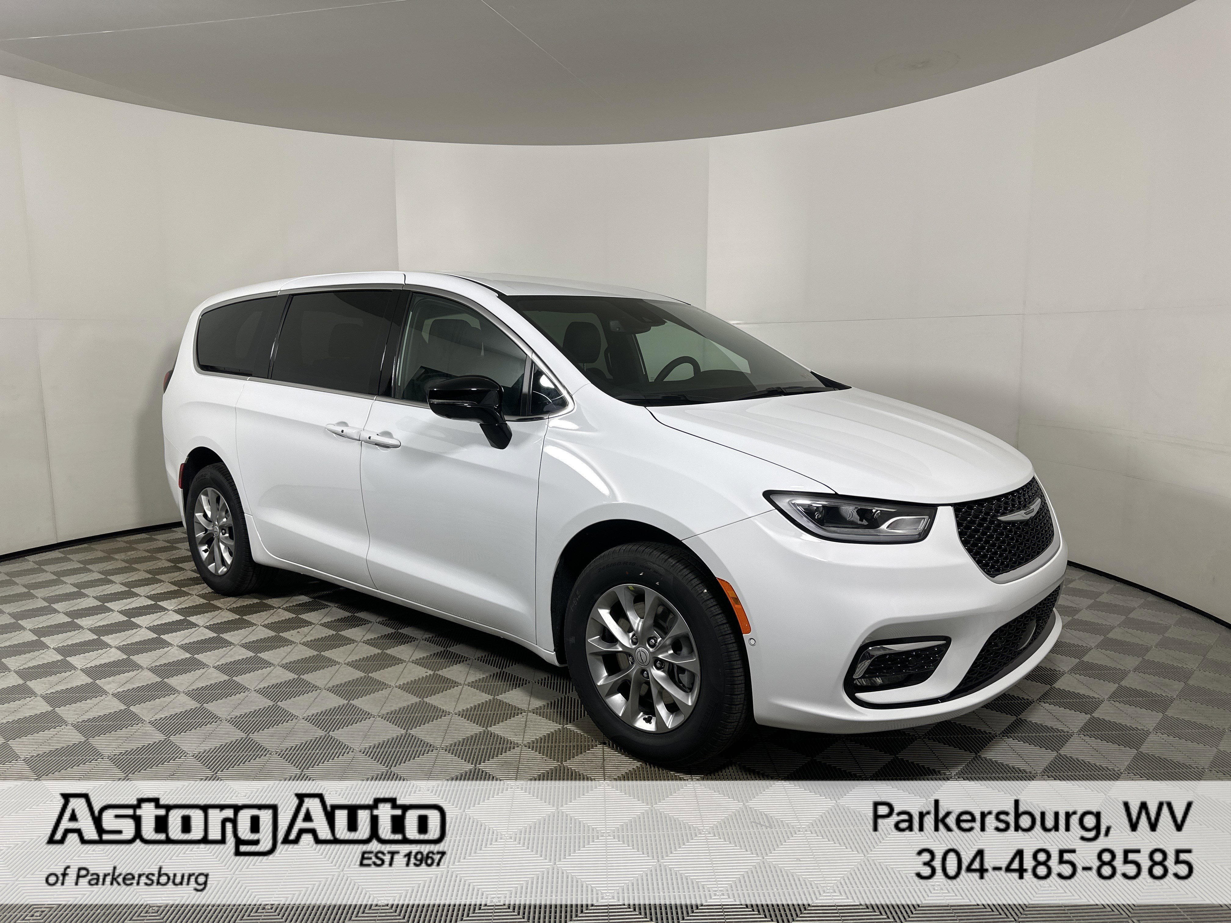 2026 Chrysler Pacifica Select AWD's photo
