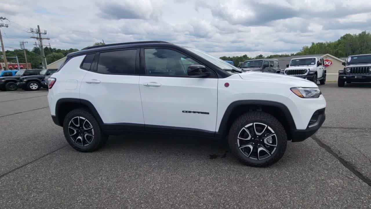 New 2026 Bright White Clearcoat Jeep Trailhawk image 9