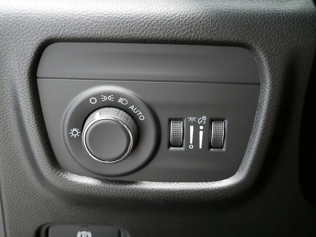 2025 Jeep Grand Cherokee Laredo - Photo 24