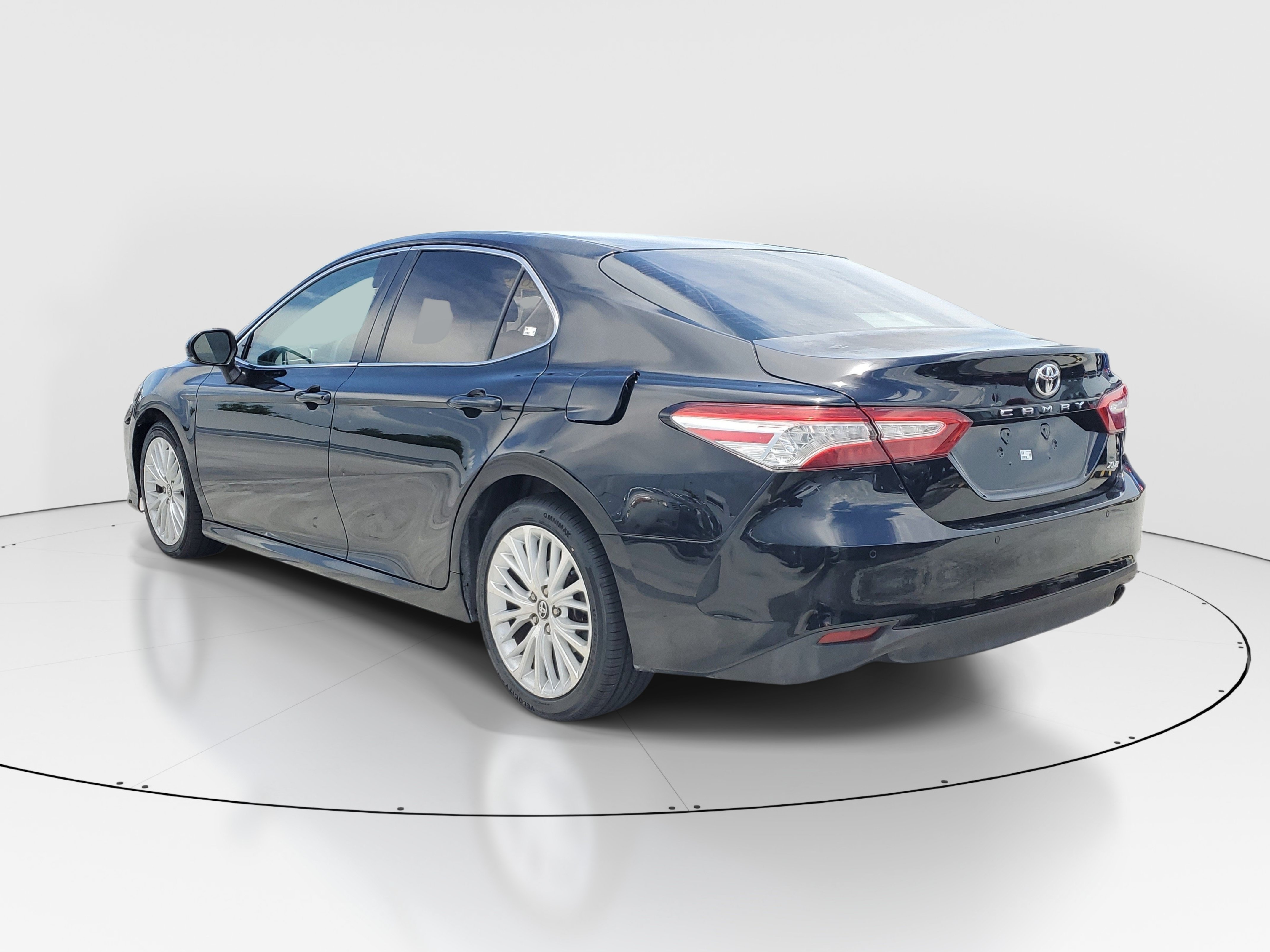 Used 2018 Midnight Black Metallic Toyota XLE image 4