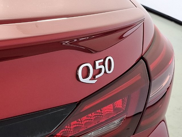 Used 2022 Red INFINITI LUXE image 37
