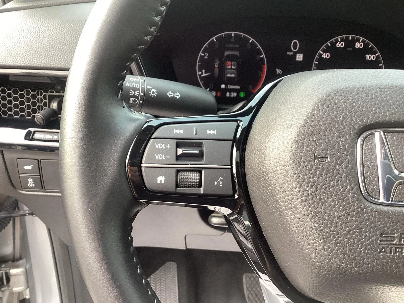 Used 2025 Solar Silver Metallic Honda EX-L image 17