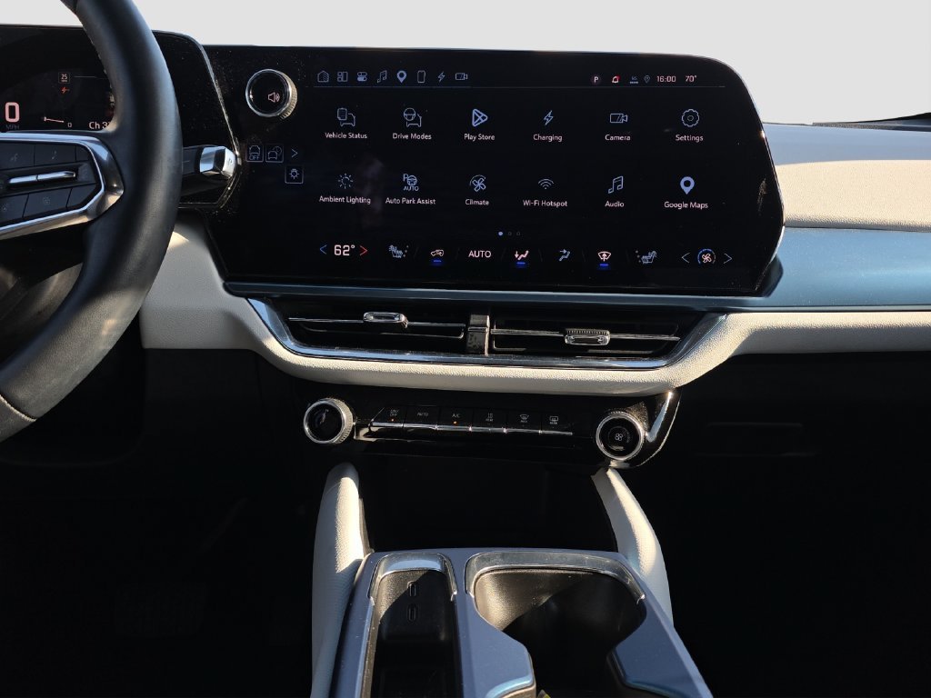 2024 Chevrolet Equinox EV LT - Photo 14