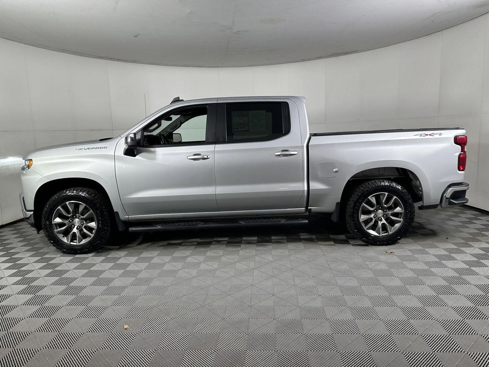 Used 2021 Silver Ice Metallic Chevrolet LT image 19