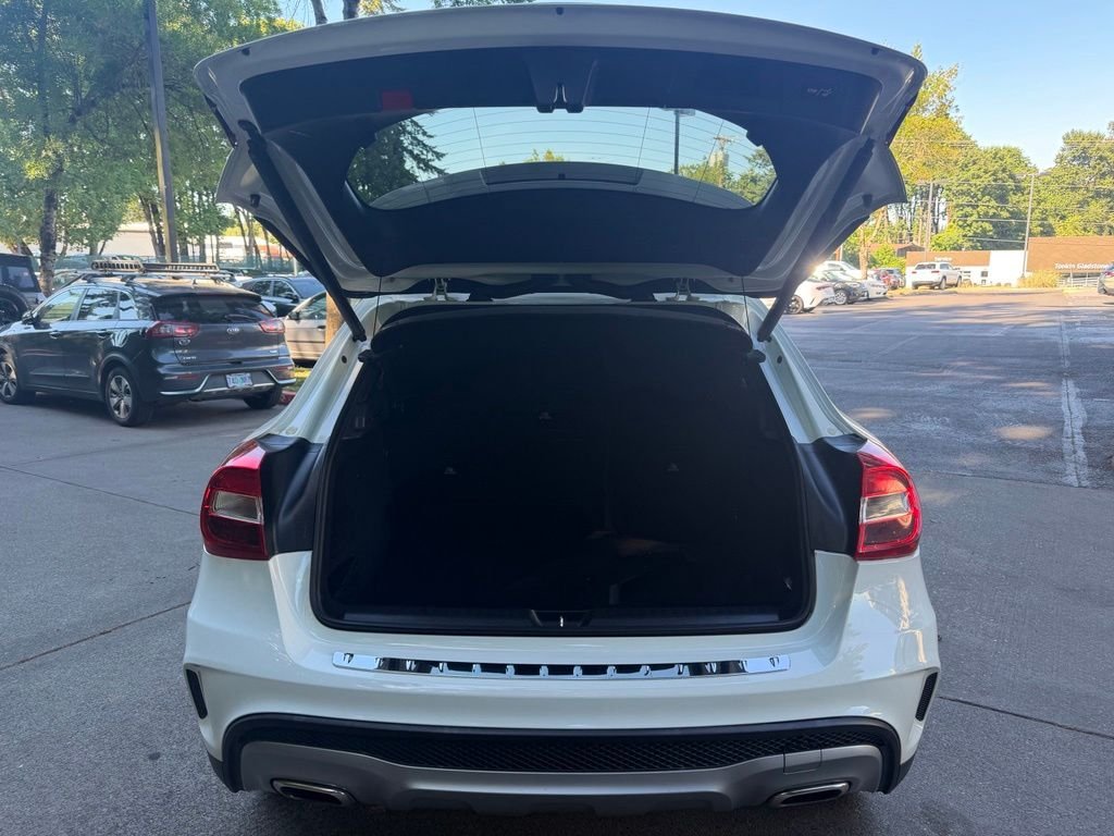 Used 2017  Mercedes-Benz GLA 250 image 17