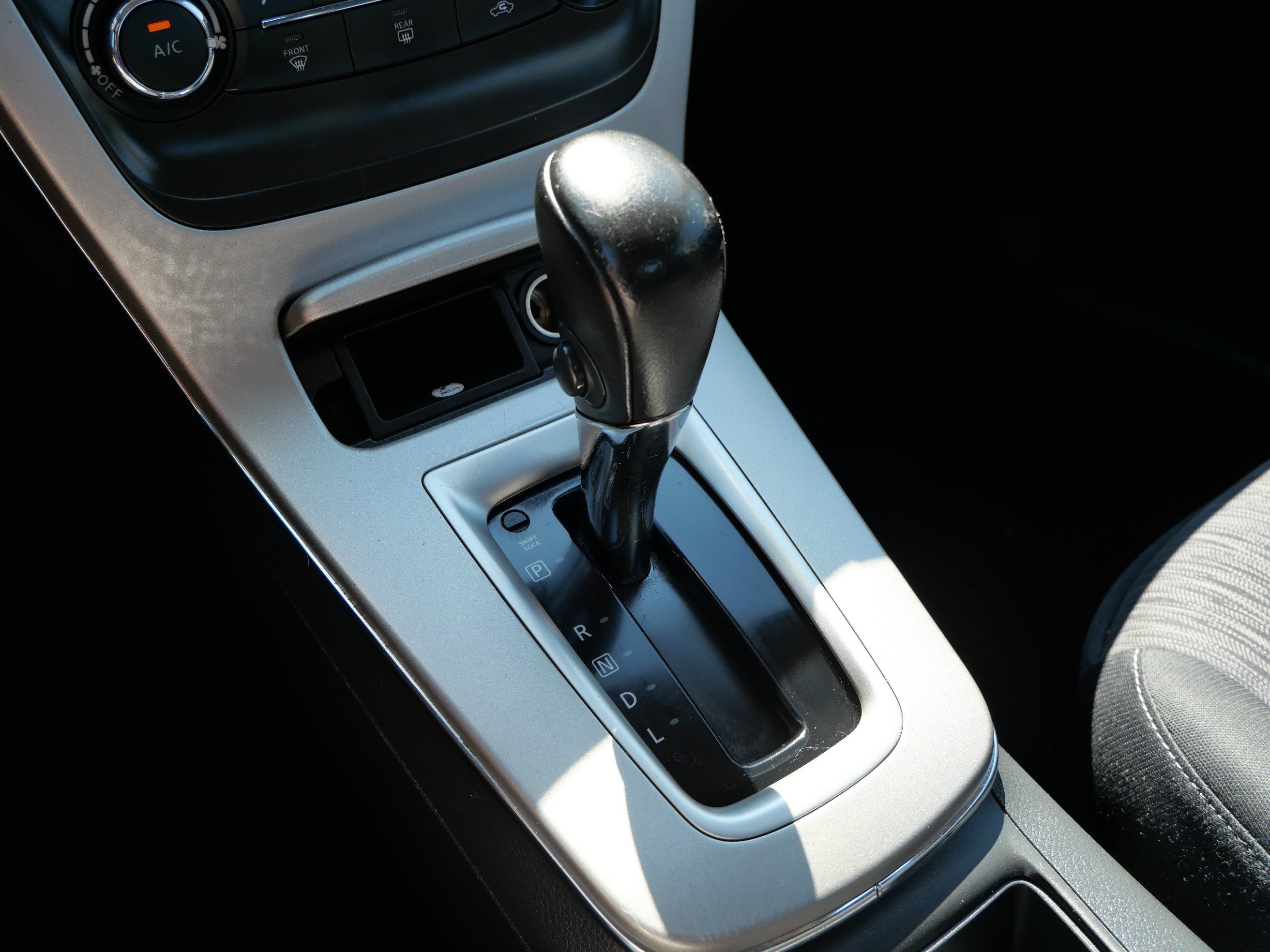 Used 2015 Amethyst Gray Nissan SV image 24