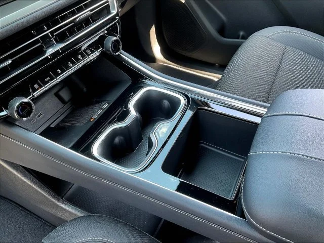 2026 Chevrolet Traverse LT - Photo 9