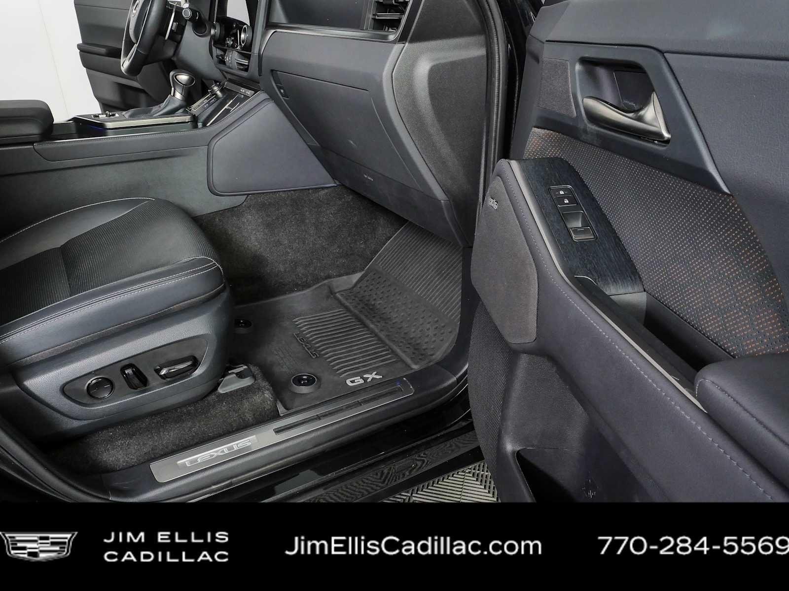 Used 2024  Lexus GX 550 Luxury image 25