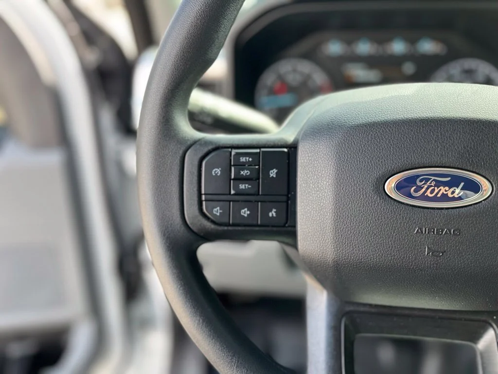 Used 2025 White Ford XL image 21