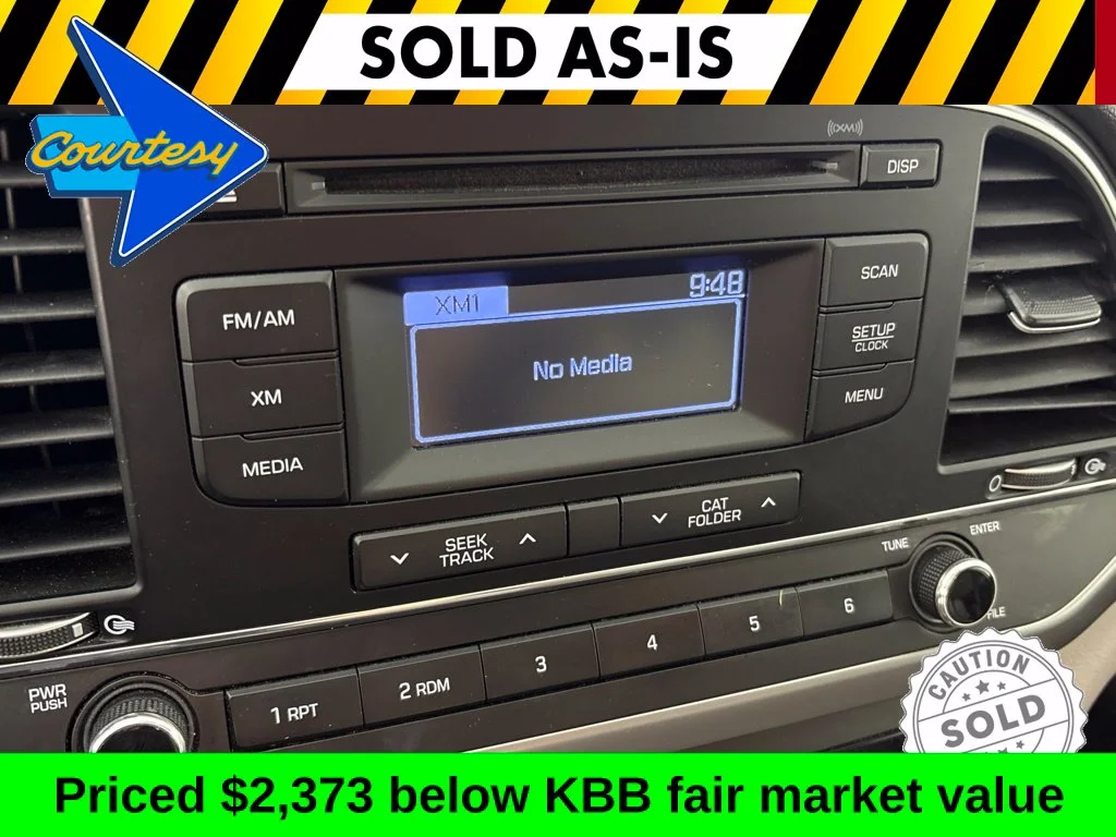 Used 2017 White Hyundai SE image 29