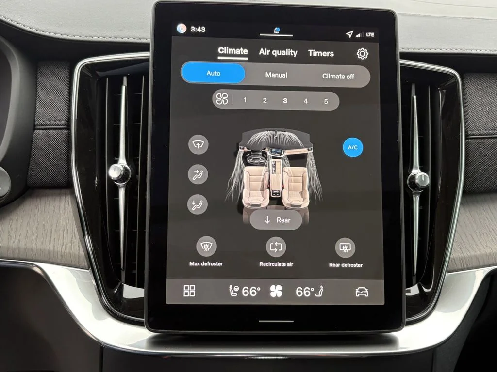 New 2026 Aurora Silver Volvo Ultra image 21