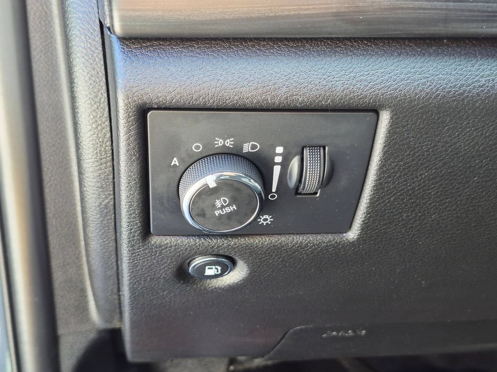 Used 2021 Black Jeep Laredo X image 15