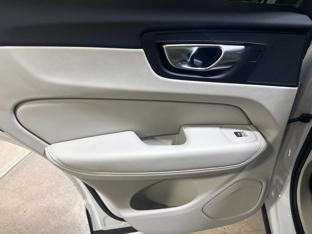 New 2026 Crystal White Volvo T8 Ultra image 20