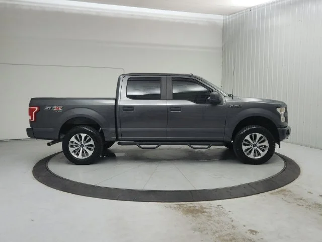Used 2017 Gray Ford XL image 9