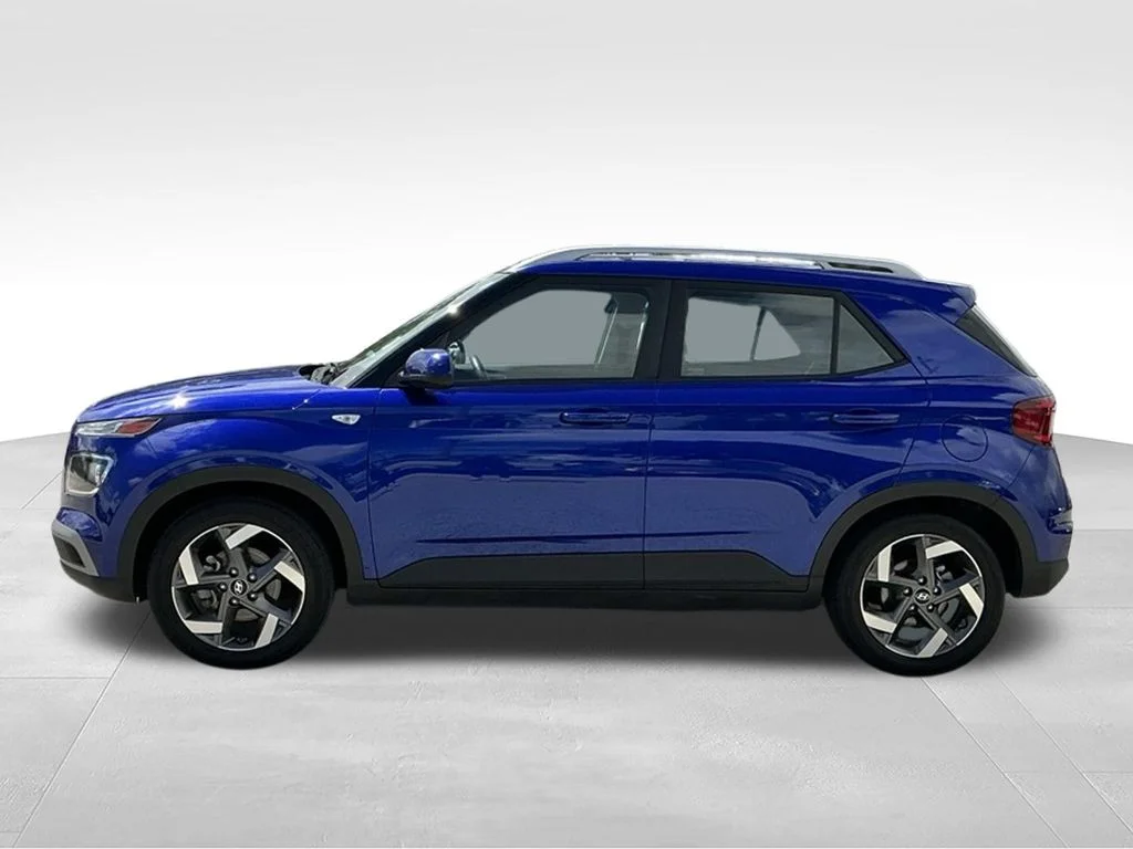 Used 2025 Blue Hyundai SEL image 3