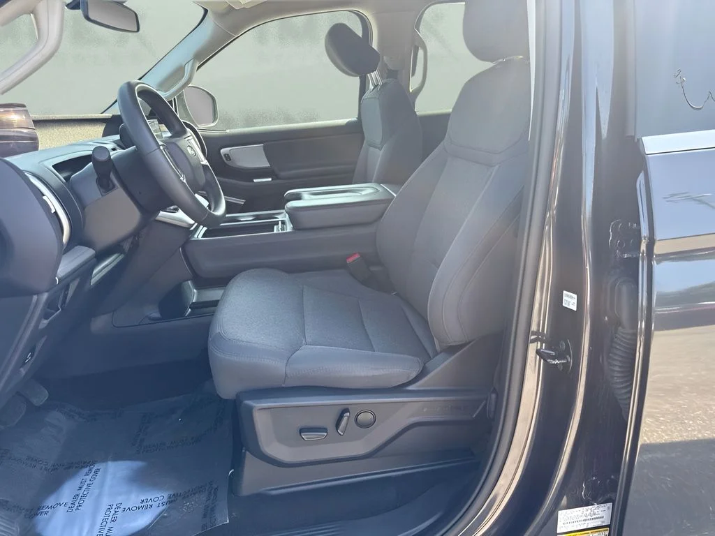 Used 2025 Gray Ford Active image 9