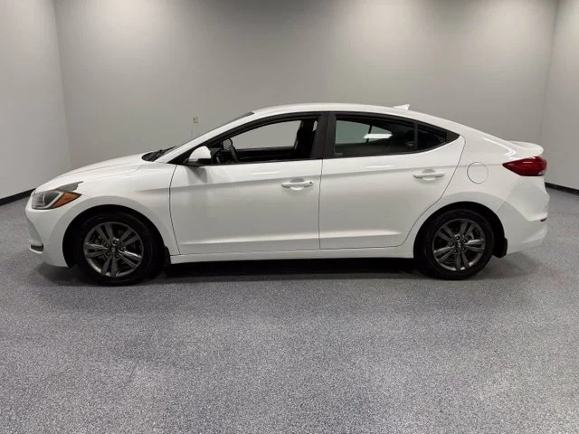 Used 2018 White Hyundai SEL image 9