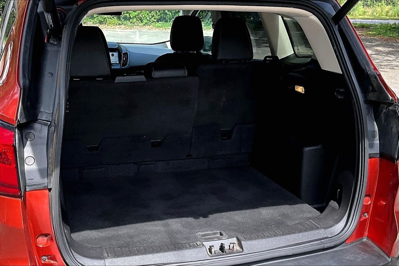 Used 2019 Orange Ford SEL image 37