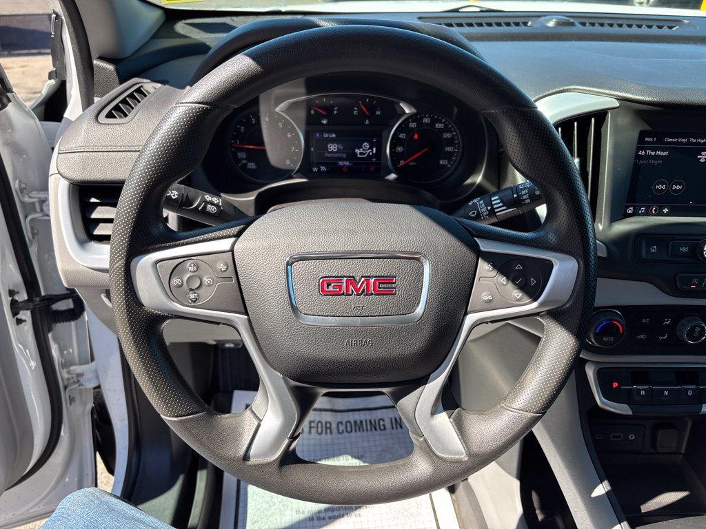Used 2023 White GMC SLE image 23