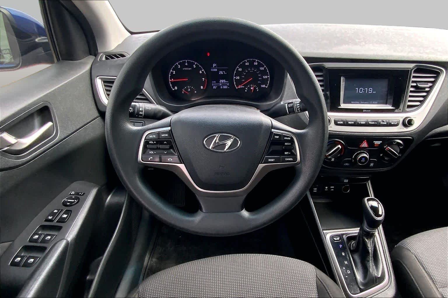 Used 2022 Admiral Blue Hyundai SE image 6