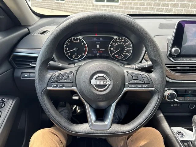Used 2024 Garnet Pearl Nissan 2.5 SV image 18