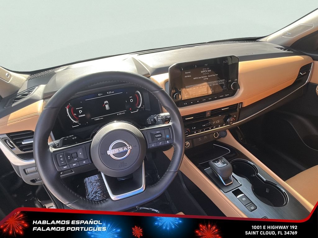 Used 2023 Black Nissan Platinum FWD image 17