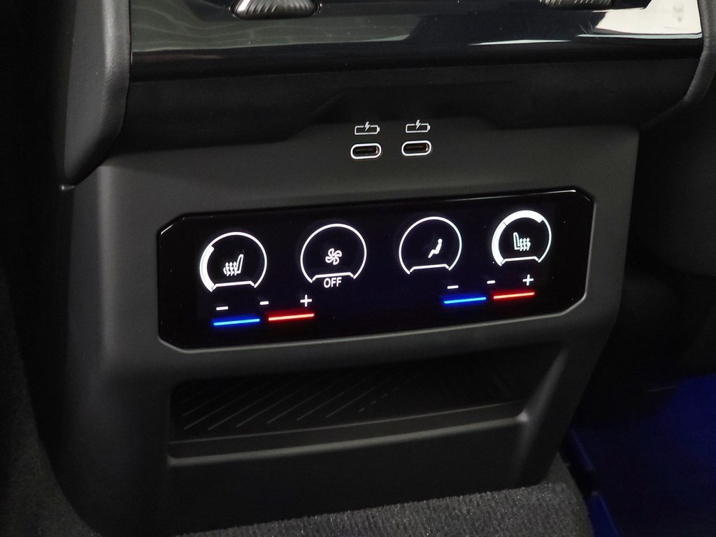 2025 BMW M5 - Image 43