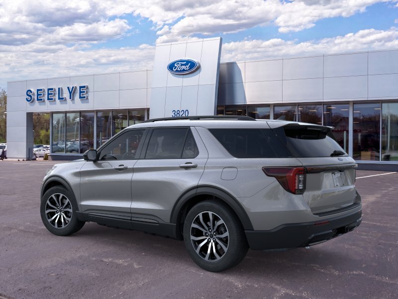 New 2026 Carbonized Gray Metallic Ford ST-Line image 5