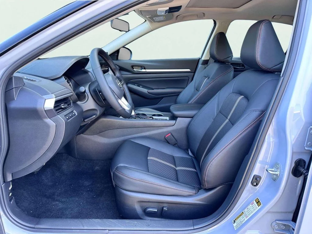 New 2026 Gray Sky Pearl / Super Black Two-tone Nissan SR Midnight Edition® image 13