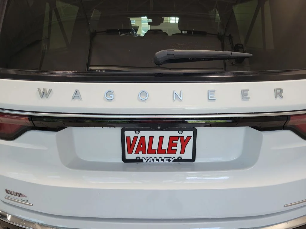 Used 2023 White Jeep Series II image 11