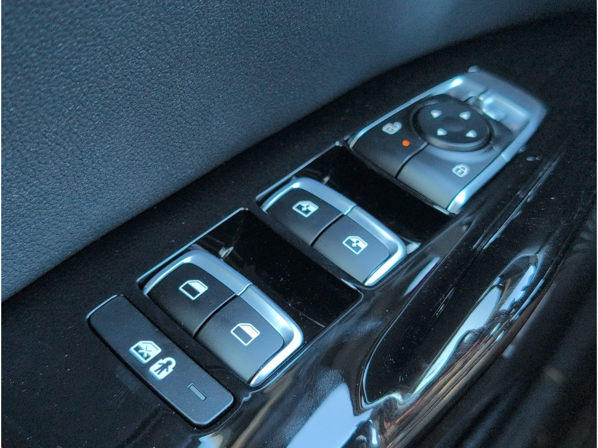 New 2027 Snow White Pearl Kia GT-Line image 12
