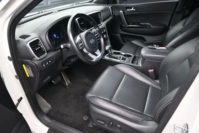 Used 2020 White Kia S image 16