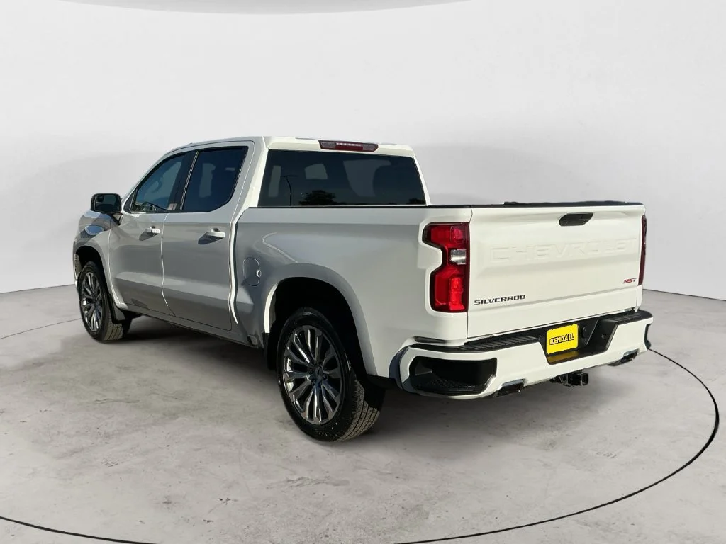 Used 2021 SUMMIT WHITE Chevrolet RST image 11