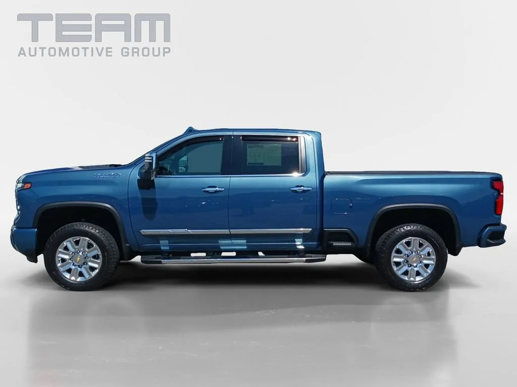 Used 2024 Lakeshore Blue Metallic Chevrolet High Country image 4