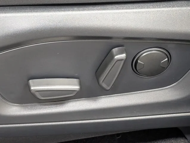 New 2026 Space White Metallic Ford Active image 39