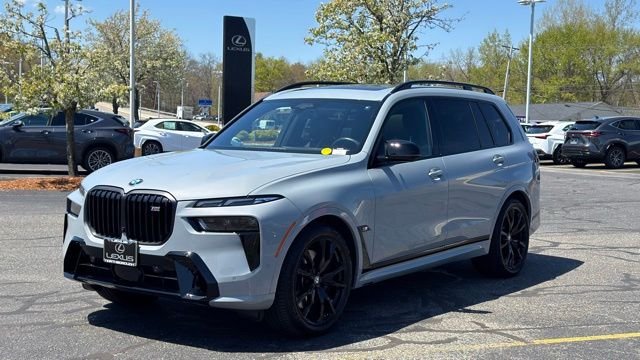 2025 BMW X7 M60i's photo