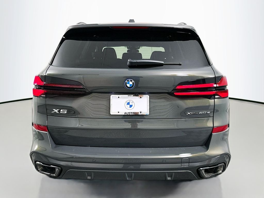 New 2026 Dravit Grey Metallic BMW xDrive50e image 6