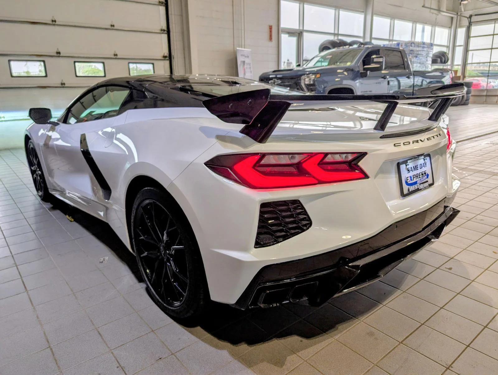 Used 2024 Arctic White Chevrolet 2LT image 5